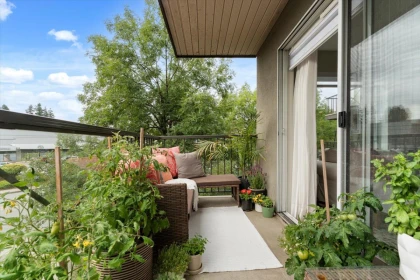 Breakfast Nook Photo of 222 32725 George Ferguson Way, Abbotsford, BC
