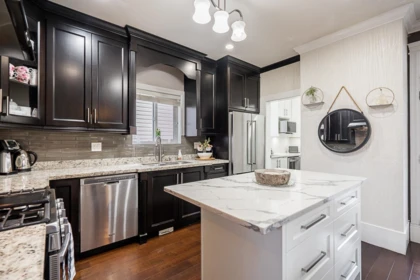 Kitchen Island Photo of 5941 129b Street, Surrey, BC