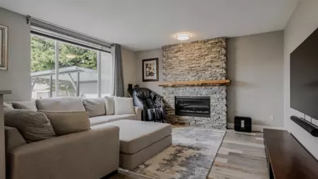 Kitchen Photo of 8277 153b Street, Surrey, BC