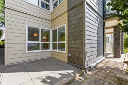 Front Yard Photo of 104 1371 Foster Street, White Rock, BC