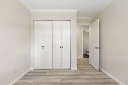 Hallway Photo of 104 1371 Foster Street, White Rock, BC