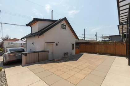 Hot Tub / Spa Photo of 1342 E 60th Avenue, Vancouver, BC