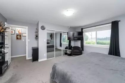 Walk-In Closet Photo of 27144 25a Avenue, Langley, BC
