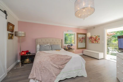 Breakfast Nook Photo of 23942 Fern Crescent, Maple Ridge, BC