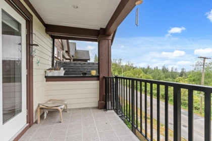 Kitchen Island Photo of 10166 Jackson Road, Maple Ridge, BC