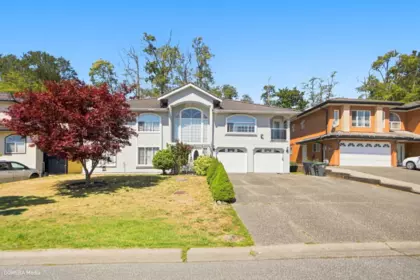 13755 93a Avenue, Surrey, BC, Surrey — Single Family Residence for sale
