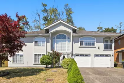 13755 93a Avenue, Surrey, BC, Surrey — Single Family Residence for sale