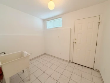 Hallway Photo of 2458 E 5th Avenue, Vancouver, BC