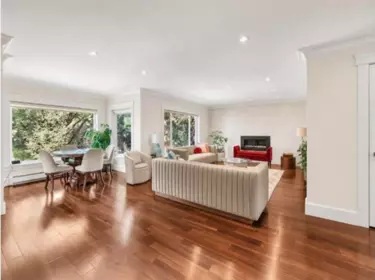 Breakfast Nook Photo of 3263 Norwood Avenue, North Vancouver, BC