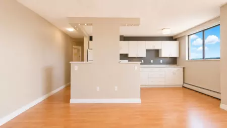 Laundry Room Photo of 1607 145 St. Georges Avenue, North Vancouver, BC