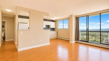 Loft / Bonus Room Photo of 1607 145 St. Georges Avenue, North Vancouver, BC