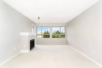 Kitchen Island Photo of 405 3110 Dayanee Springs Boulevard, Coquitlam, BC