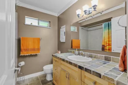 Powder Room Photo of 34981 Bernina Court, Abbotsford, BC