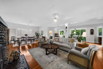 Breakfast Nook Photo of 511 176 Street, Surrey, BC