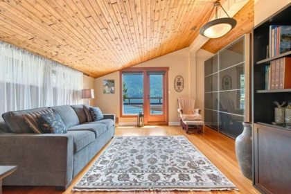 Loft / Bonus Room Photo of 330 Sasamat Lane, North Vancouver, BC