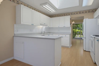 Kitchen Photo of 178 16080 82 Avenue, Surrey, BC