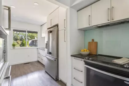 Kitchen Island Photo of 65 1930 Cedar Village Crescent, North Vancouver, BC