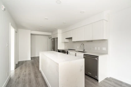 205 700 Clarke Road, Coquitlam, BC, Coquitlam — Apartment/Condo for sale
