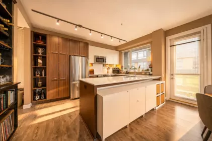 516 9250 University High Street, Burnaby, BC, Burnaby — Apartment/Condo for sale