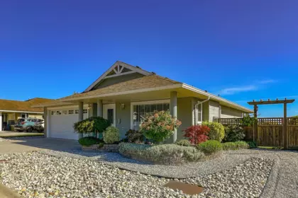 5692 Louise Way, Sechelt, BC, Sechelt — Single Family Residence for sale