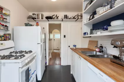 Kitchen Island Photo of 1325/27 Laburnum Street, Vancouver, BC