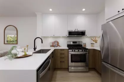 305 688 E 16th Avenue, Vancouver, BC, Vancouver — Apartment/Condo for sale