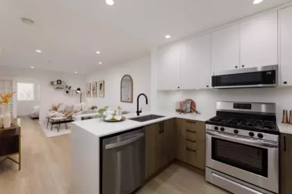 Kitchen Photo of 305 688 E 16th Avenue, Vancouver, BC