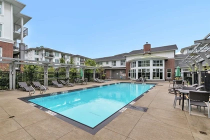 151 9388 Mckim Way, Richmond, BC, Richmond — Apartment/Condo for sale