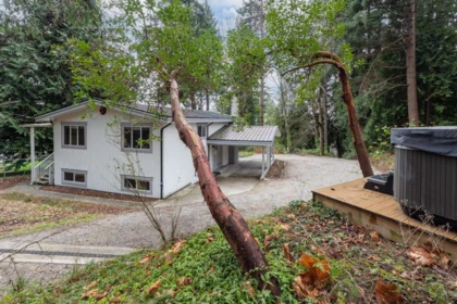 5080 Sunshine Coast Highway, Sechelt, BC, Sechelt — Single Family Residence for sale