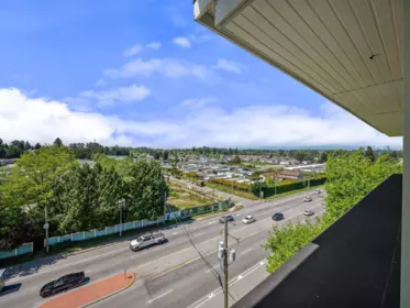Laundry Room Photo of 608 13623 81a Avenue, Surrey, BC
