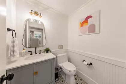 Guest Bathroom Photo of 17015 105a Avenue, Surrey, BC