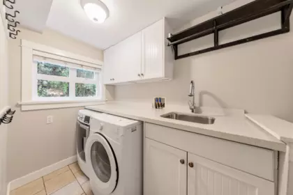 Powder Room Photo of 17015 105a Avenue, Surrey, BC