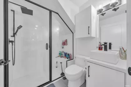 Hot Tub / Spa Photo of 3180 Graveley Street, Vancouver, BC