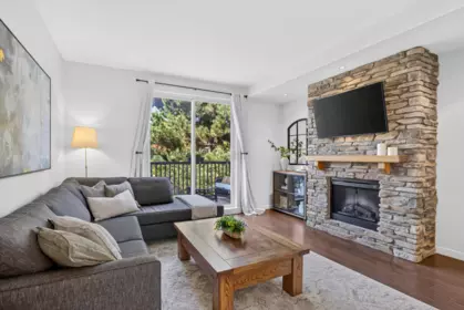 Kitchen Photo of 82 18983 72a Avenue, Surrey, BC