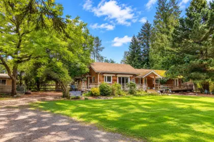 Living Room Photo of 1020 Finch Drive, Squamish, BC