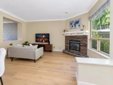 Breakfast Nook Photo of 167 Fernway Drive, Port Moody, BC