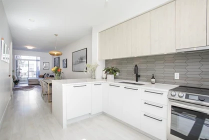 Kitchen Island Photo of 1342 Halyard Place, Squamish, BC