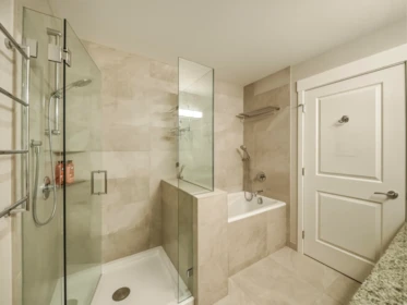 Hot Tub / Spa Photo of 2990 Chesterfield Avenue, North Vancouver, BC