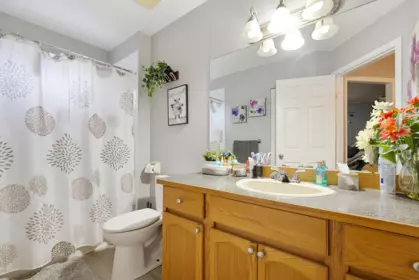 Guest Bathroom Photo of 12476 231b Street, Maple Ridge, BC
