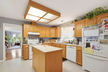 Kitchen Island Photo of 12476 231b Street, Maple Ridge, BC