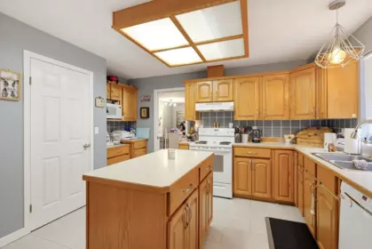Kitchen Photo of 12476 231b Street, Maple Ridge, BC