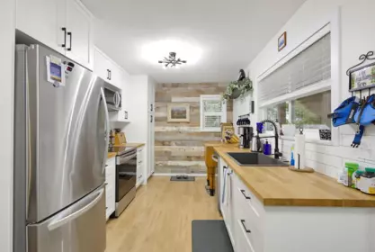 Laundry Room Photo of 12476 231b Street, Maple Ridge, BC
