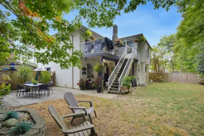 Swimming Pool Photo of 12476 231b Street, Maple Ridge, BC