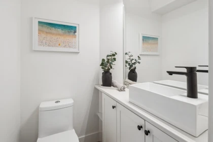Hallway Photo of 103 933 W 8th Avenue, Vancouver, BC