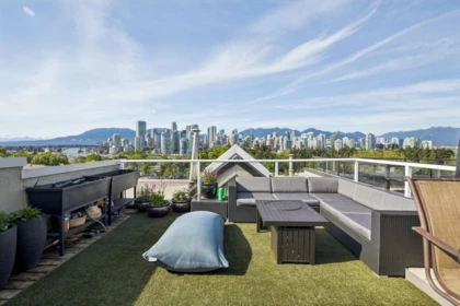 Hot Tub / Spa Photo of 103 933 W 8th Avenue, Vancouver, BC