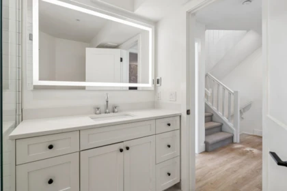 Laundry Room Photo of 103 933 W 8th Avenue, Vancouver, BC
