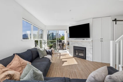 Living Room Photo of 103 933 W 8th Avenue, Vancouver, BC