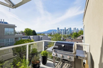 Outdoor Patio Photo of 103 933 W 8th Avenue, Vancouver, BC