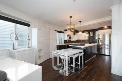 Kitchen Island Photo of 2048 Triumph Street, Vancouver, BC