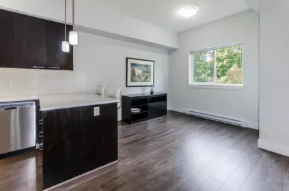 Kitchen Photo of 401 2362 Whyte Avenue, Port Coquitlam, BC